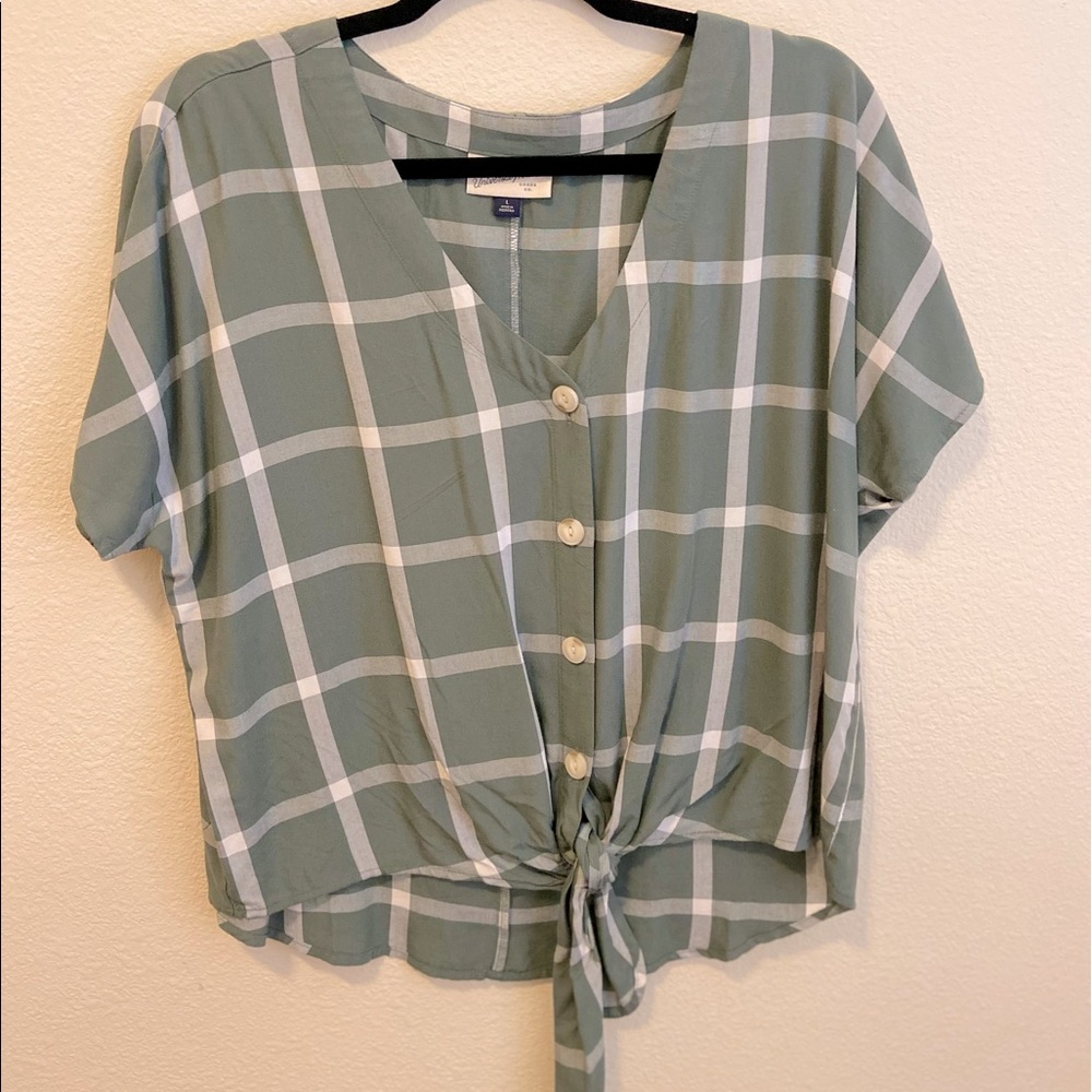 Button down top with tie at the bottom